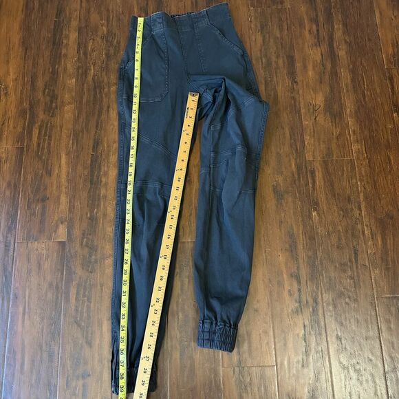 SPANX Twill Cargo Jogger Ankle Zip in Washed Black Charcoal Grey - Picture 14 of 15